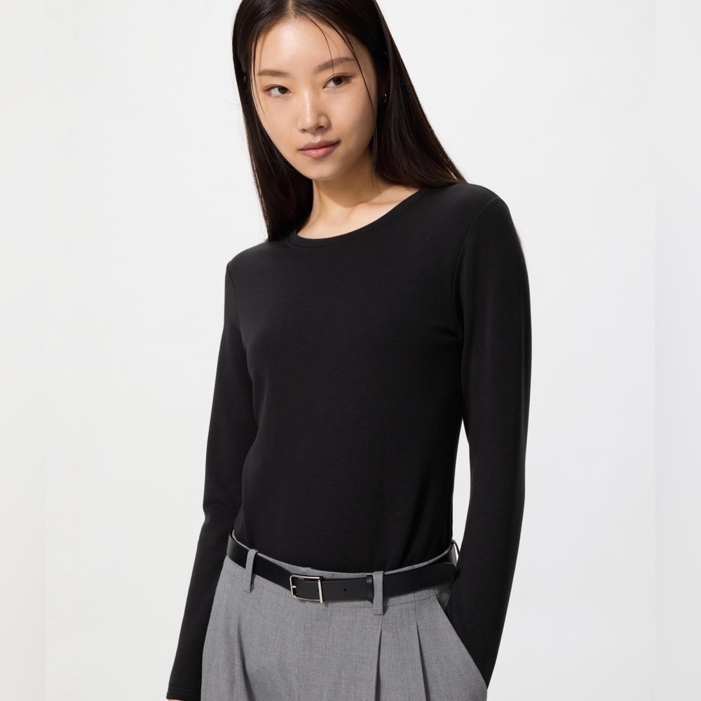 Uniqlo Black HEATTECH Ultra Warm T-Shirt (Size XS)